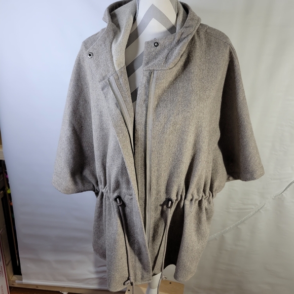 Eddie Bauer Womans Wool Blend Poncho/Cape Side snaps One size fits most Full Zip - Picture 13 of 16